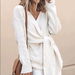 Winter white top/thin sweater (never worn)